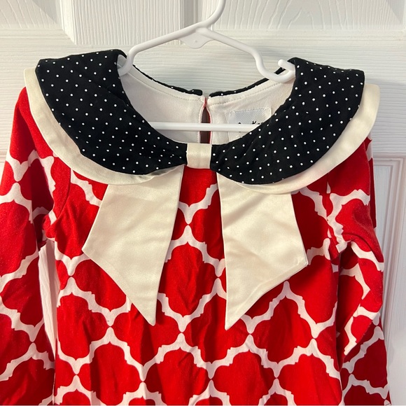 Counting Daisies | Quatrefoil Long Sleeve Holiday Dress - Picture 4 of 7